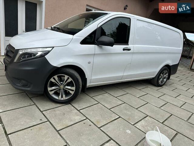 Белый Мерседес Вито, объемом двигателя 2 л и пробегом 220 тыс. км за 26958 $, фото 10 на Automoto.ua