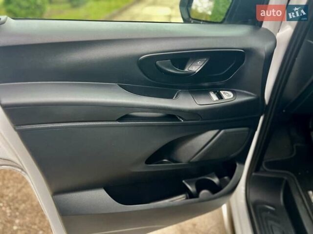 Белый Мерседес Вито, объемом двигателя 1.8 л и пробегом 199 тыс. км за 17500 $, фото 85 на Automoto.ua