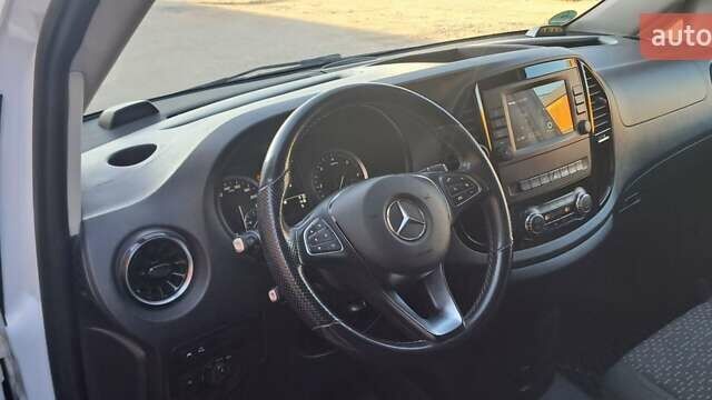 Білий Мерседес Віто, об'ємом двигуна 2 л та пробігом 217 тис. км за 32500 $, фото 45 на Automoto.ua
