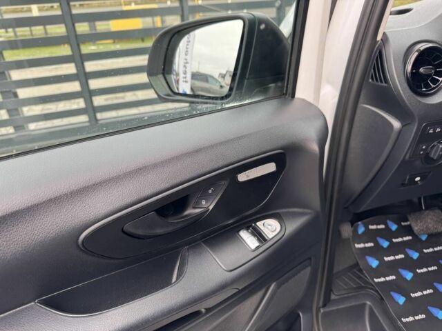 Белый Мерседес Вито, объемом двигателя 2 л и пробегом 186 тыс. км за 25500 $, фото 14 на Automoto.ua