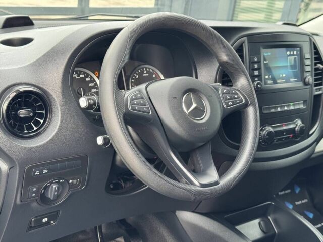 Белый Мерседес Вито, объемом двигателя 2 л и пробегом 186 тыс. км за 25500 $, фото 16 на Automoto.ua