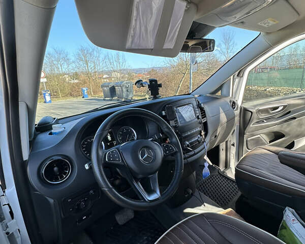 Белый Мерседес Вито, объемом двигателя 2 л и пробегом 160 тыс. км за 36200 $, фото 18 на Automoto.ua