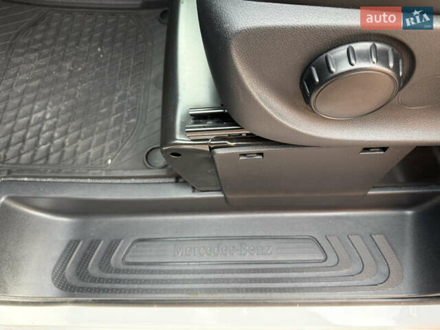 Білий Мерседес Віто, об'ємом двигуна 2.2 л та пробігом 178 тис. км за 27200 $, фото 57 на Automoto.ua