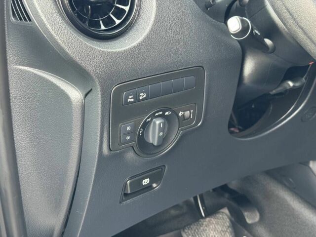 Белый Мерседес Вито, объемом двигателя 2 л и пробегом 186 тыс. км за 25500 $, фото 15 на Automoto.ua