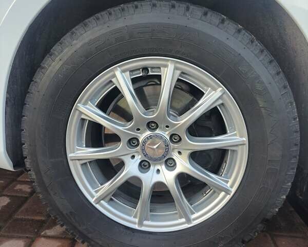 Белый Мерседес Вито, объемом двигателя 1.95 л и пробегом 260 тыс. км за 25999 $, фото 24 на Automoto.ua