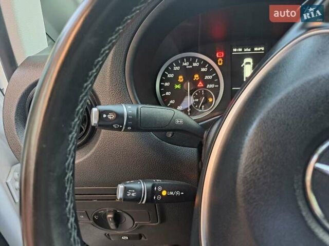 Белый Мерседес Вито, объемом двигателя 2 л и пробегом 225 тыс. км за 26999 $, фото 71 на Automoto.ua