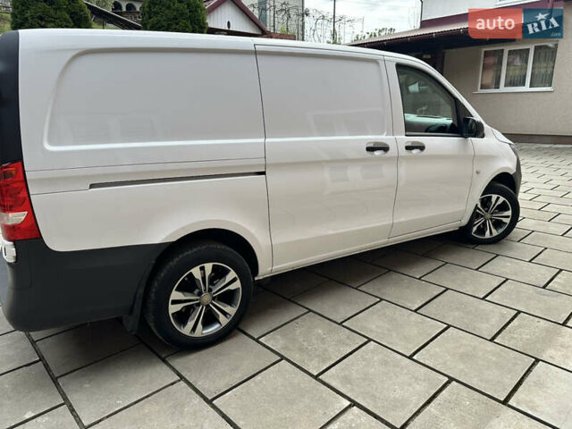 Белый Мерседес Вито, объемом двигателя 2 л и пробегом 220 тыс. км за 26958 $, фото 8 на Automoto.ua