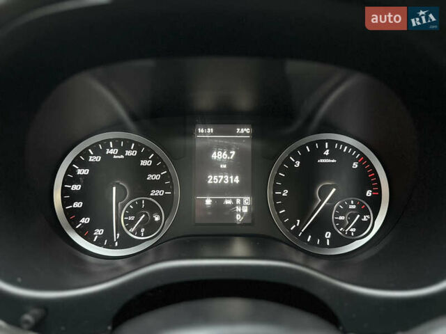 Белый Мерседес Вито, объемом двигателя 1.95 л и пробегом 257 тыс. км за 28800 $, фото 56 на Automoto.ua