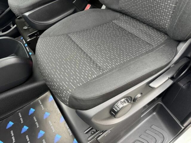 Белый Мерседес Вито, объемом двигателя 2 л и пробегом 186 тыс. км за 25500 $, фото 18 на Automoto.ua