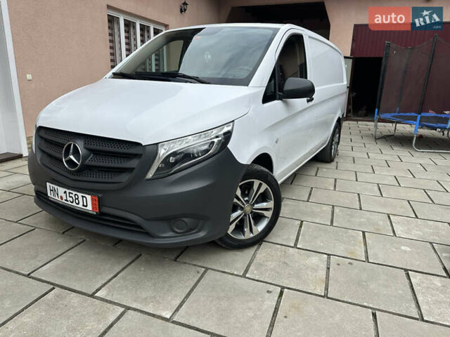 Белый Мерседес Вито, объемом двигателя 2 л и пробегом 220 тыс. км за 26958 $, фото 13 на Automoto.ua