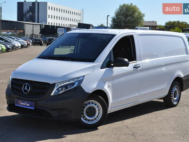 Білий Мерседес Віто, об'ємом двигуна 2 л та пробігом 200 тис. км за 27500 $, фото 1 на Automoto.ua