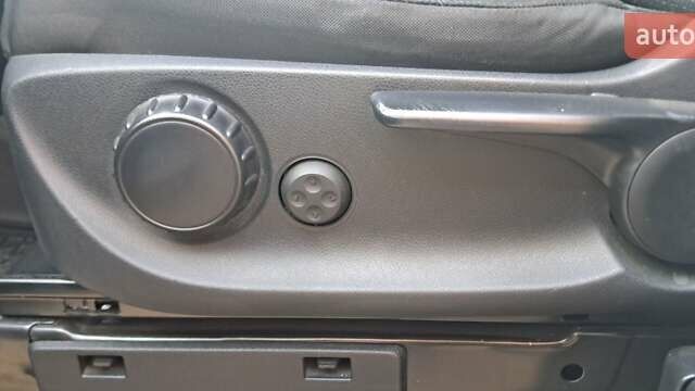 Білий Мерседес Віто, об'ємом двигуна 2 л та пробігом 217 тис. км за 32500 $, фото 61 на Automoto.ua