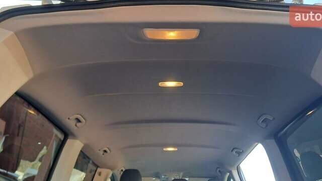 Білий Мерседес Віто, об'ємом двигуна 2 л та пробігом 217 тис. км за 32500 $, фото 91 на Automoto.ua
