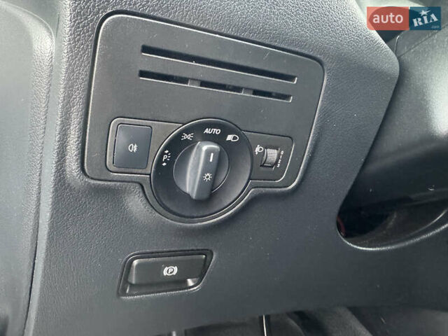 Белый Мерседес Вито, объемом двигателя 1.8 л и пробегом 223 тыс. км за 20900 $, фото 24 на Automoto.ua