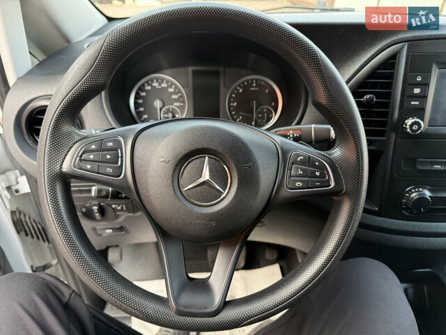 Белый Мерседес Вито, объемом двигателя 2.2 л и пробегом 177 тыс. км за 27200 $, фото 43 на Automoto.ua