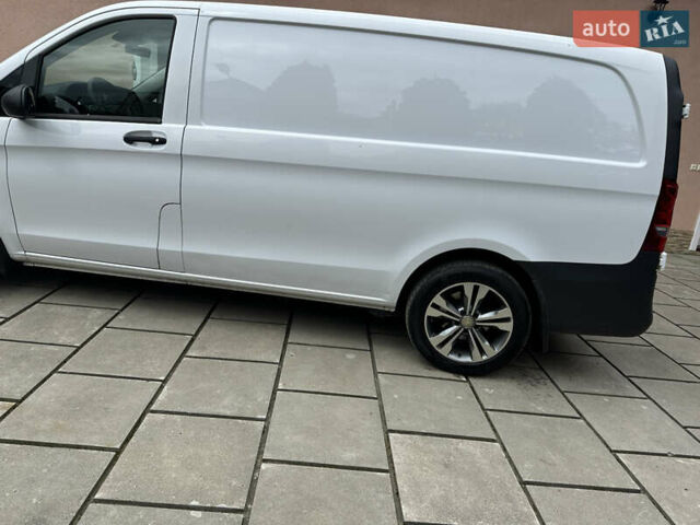 Белый Мерседес Вито, объемом двигателя 2 л и пробегом 220 тыс. км за 26958 $, фото 9 на Automoto.ua