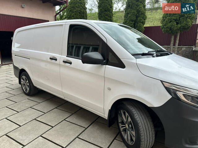 Белый Мерседес Вито, объемом двигателя 2 л и пробегом 220 тыс. км за 26958 $, фото 19 на Automoto.ua