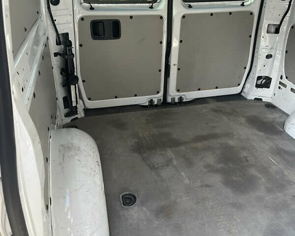 Белый Мерседес Вито, объемом двигателя 2 л и пробегом 220 тыс. км за 26958 $, фото 24 на Automoto.ua