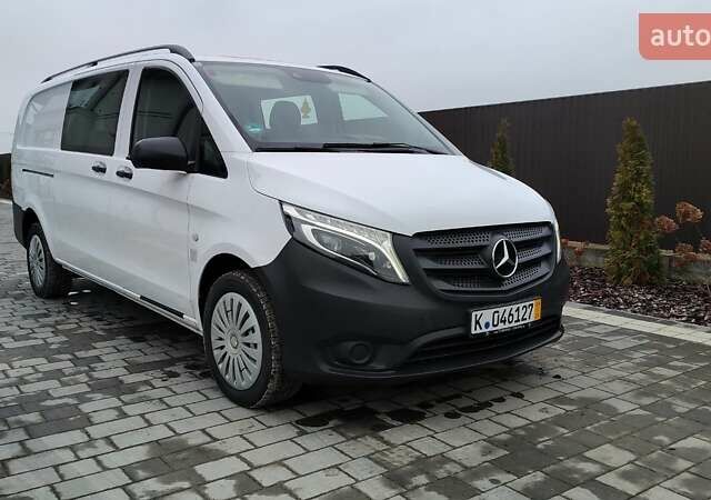 Белый Мерседес Вито, объемом двигателя 0 л и пробегом 182 тыс. км за 25800 $, фото 4 на Automoto.ua