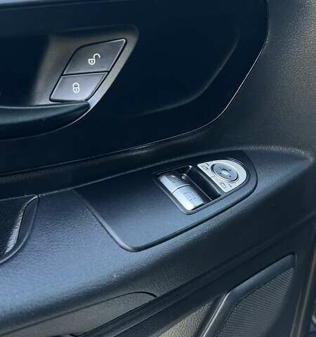 Белый Мерседес Вито, объемом двигателя 1.8 л и пробегом 199 тыс. км за 17500 $, фото 107 на Automoto.ua