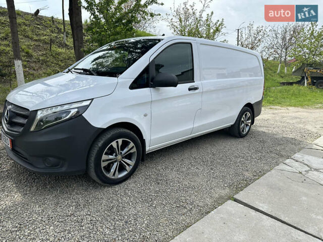 Белый Мерседес Вито, объемом двигателя 2 л и пробегом 220 тыс. км за 26958 $, фото 11 на Automoto.ua