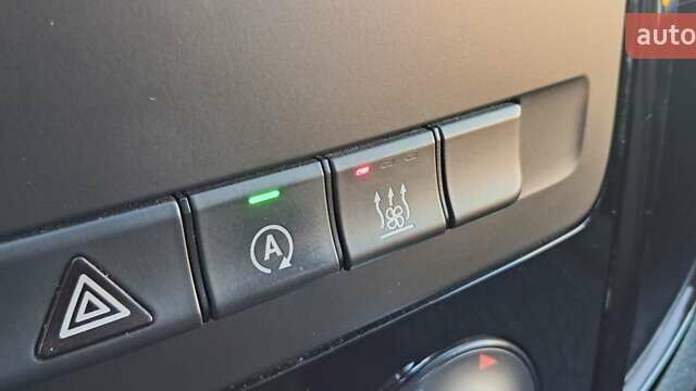 Белый Мерседес Вито, объемом двигателя 2 л и пробегом 220 тыс. км за 33500 $, фото 55 на Automoto.ua