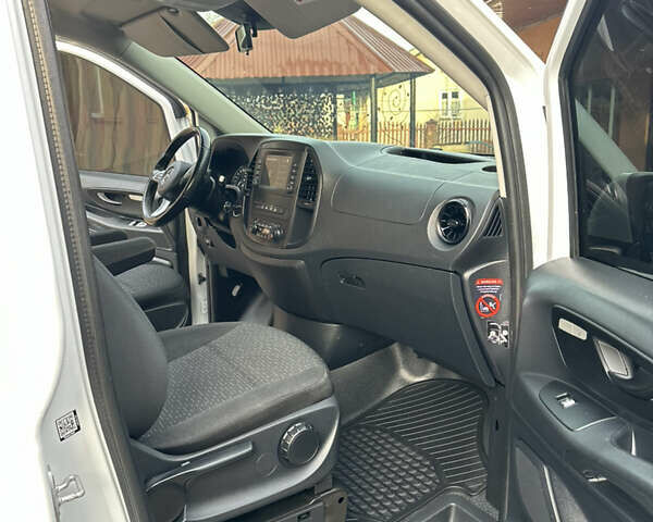 Белый Мерседес Вито, объемом двигателя 1.95 л и пробегом 257 тыс. км за 28800 $, фото 29 на Automoto.ua