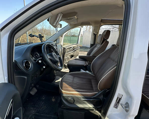 Белый Мерседес Вито, объемом двигателя 2 л и пробегом 160 тыс. км за 36200 $, фото 22 на Automoto.ua