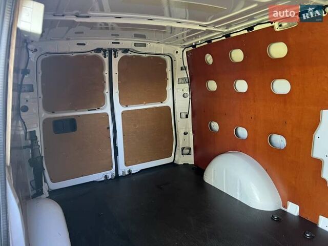 Белый Мерседес Вито, объемом двигателя 1.8 л и пробегом 199 тыс. км за 17500 $, фото 103 на Automoto.ua