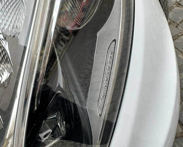 Белый Мерседес Вито, объемом двигателя 2 л и пробегом 160 тыс. км за 36200 $, фото 29 на Automoto.ua