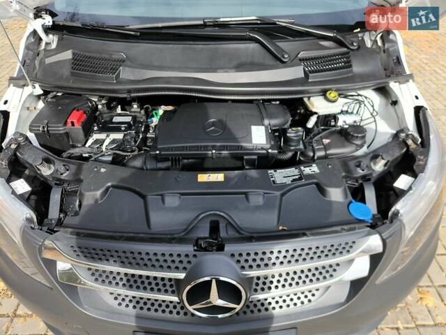 Белый Мерседес Вито, объемом двигателя 1.8 л и пробегом 57 тыс. км за 32000 $, фото 9 на Automoto.ua