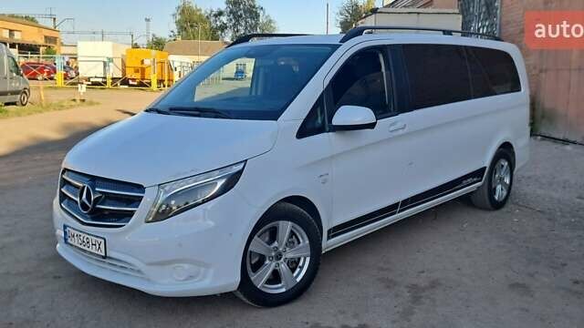 Белый Мерседес Вито, объемом двигателя 2 л и пробегом 220 тыс. км за 33500 $, фото 5 на Automoto.ua