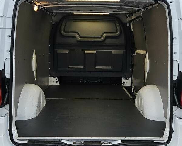 Білий Мерседес Віто, об'ємом двигуна 2 л та пробігом 154 тис. км за 22999 $, фото 39 на Automoto.ua