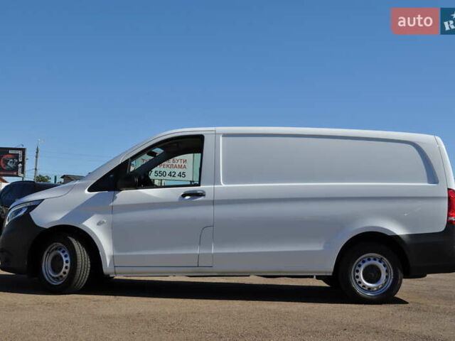 Білий Мерседес Віто, об'ємом двигуна 2 л та пробігом 200 тис. км за 27500 $, фото 2 на Automoto.ua