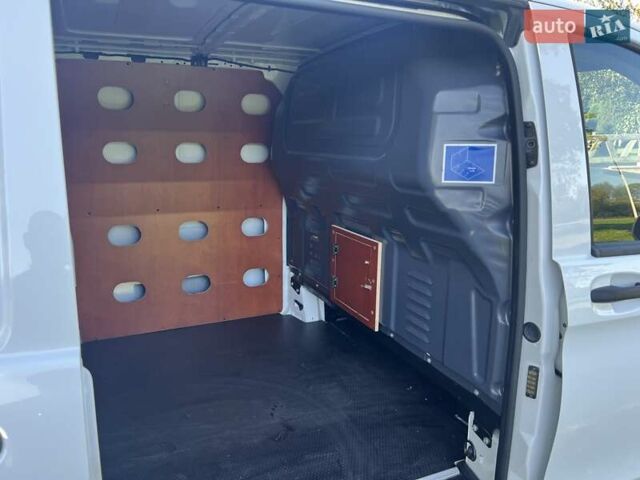 Белый Мерседес Вито, объемом двигателя 1.8 л и пробегом 199 тыс. км за 17500 $, фото 101 на Automoto.ua