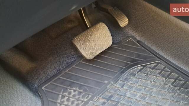 Білий Мерседес Віто, об'ємом двигуна 2 л та пробігом 217 тис. км за 32500 $, фото 63 на Automoto.ua