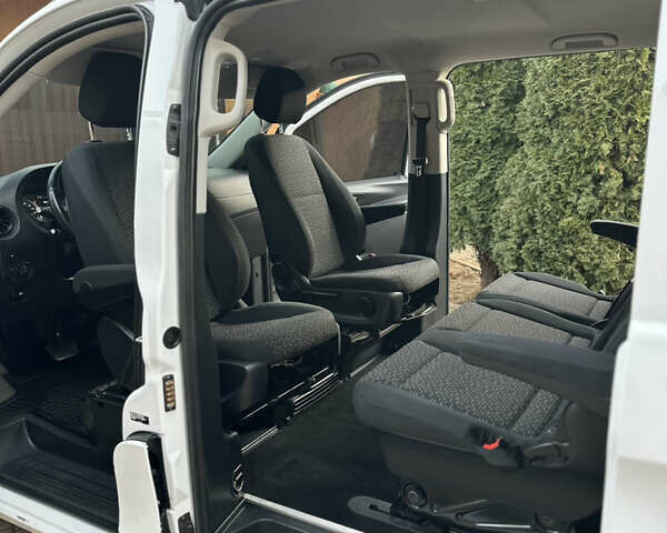 Белый Мерседес Вито, объемом двигателя 1.95 л и пробегом 257 тыс. км за 28800 $, фото 37 на Automoto.ua