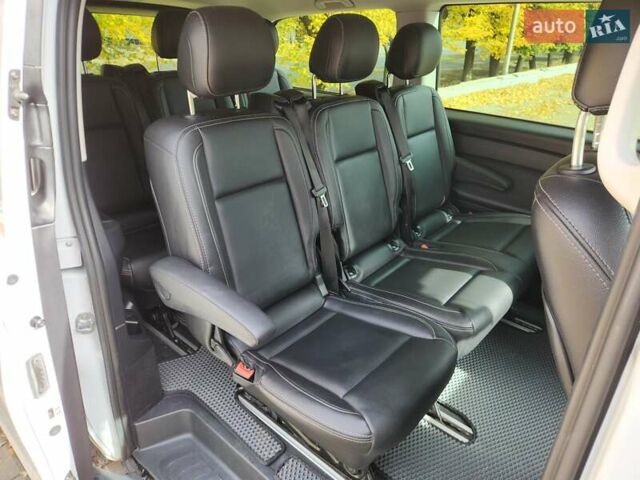 Белый Мерседес Вито, объемом двигателя 1.8 л и пробегом 57 тыс. км за 32000 $, фото 6 на Automoto.ua