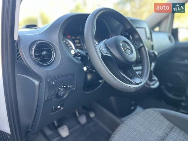 Белый Мерседес Вито, объемом двигателя 1.8 л и пробегом 199 тыс. км за 17500 $, фото 97 на Automoto.ua