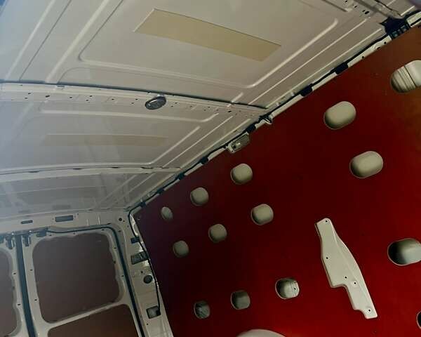 Белый Мерседес Вито, объемом двигателя 1.8 л и пробегом 199 тыс. км за 17500 $, фото 84 на Automoto.ua