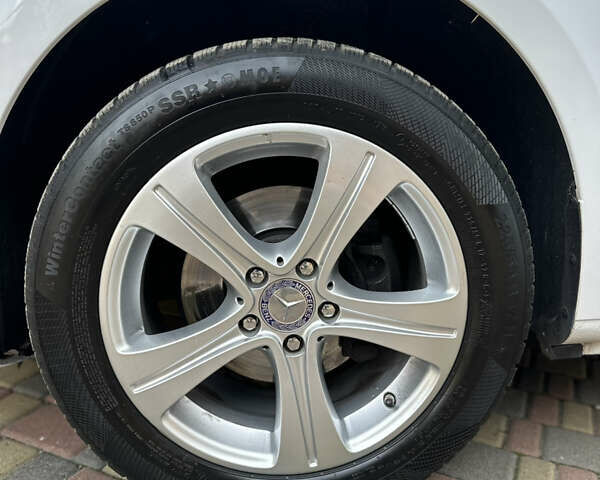 Белый Мерседес Вито, объемом двигателя 1.95 л и пробегом 257 тыс. км за 28800 $, фото 52 на Automoto.ua