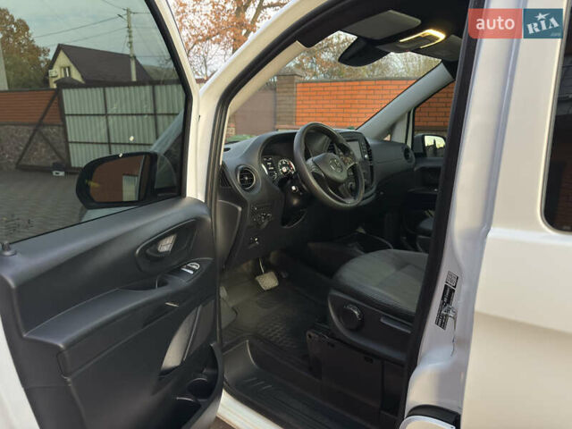 Білий Мерседес Віто, об'ємом двигуна 2.2 л та пробігом 178 тис. км за 27200 $, фото 45 на Automoto.ua