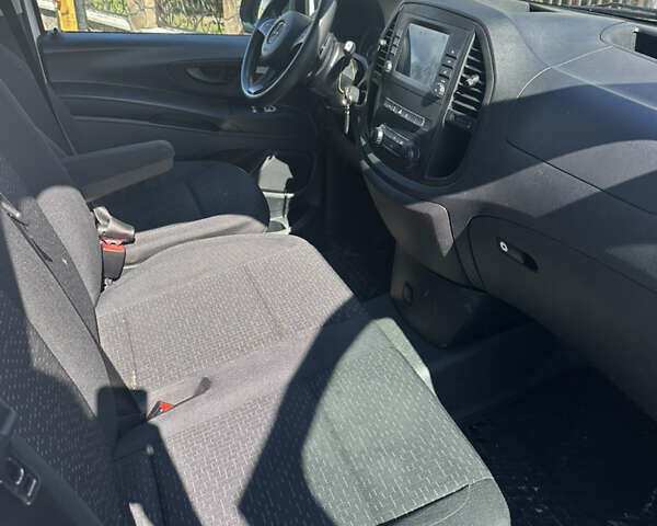 Белый Мерседес Вито, объемом двигателя 2 л и пробегом 220 тыс. км за 26958 $, фото 23 на Automoto.ua