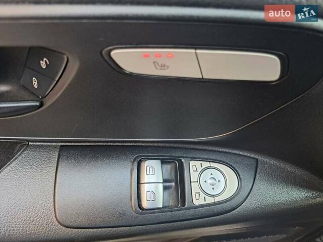 Белый Мерседес Вито, объемом двигателя 2 л и пробегом 225 тыс. км за 26999 $, фото 64 на Automoto.ua