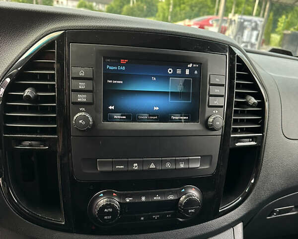 Белый Мерседес Вито, объемом двигателя 2.1 л и пробегом 265 тыс. км за 27500 $, фото 20 на Automoto.ua