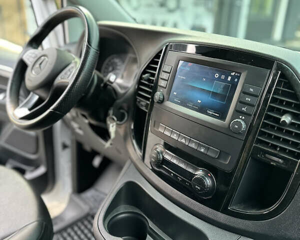 Белый Мерседес Вито, объемом двигателя 2.1 л и пробегом 265 тыс. км за 27500 $, фото 24 на Automoto.ua