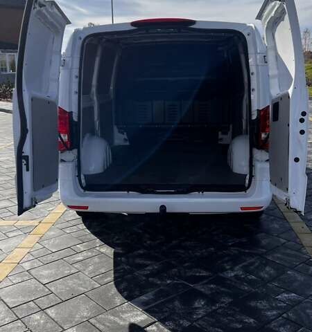 Белый Мерседес Вито, объемом двигателя 2 л и пробегом 258 тыс. км за 22500 $, фото 19 на Automoto.ua