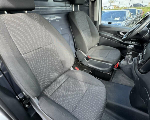 Белый Мерседес Вито, объемом двигателя 1.75 л и пробегом 46 тыс. км за 21250 $, фото 31 на Automoto.ua