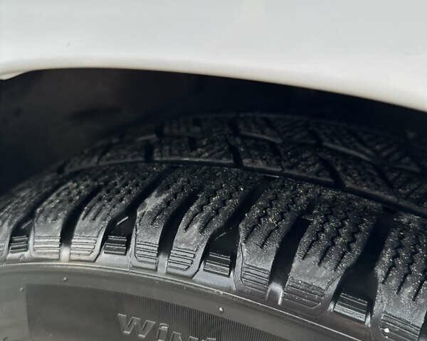 Белый Мерседес Вито, объемом двигателя 2.1 л и пробегом 265 тыс. км за 27500 $, фото 15 на Automoto.ua