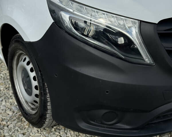 Белый Мерседес Вито, объемом двигателя 1.75 л и пробегом 46 тыс. км за 21250 $, фото 33 на Automoto.ua